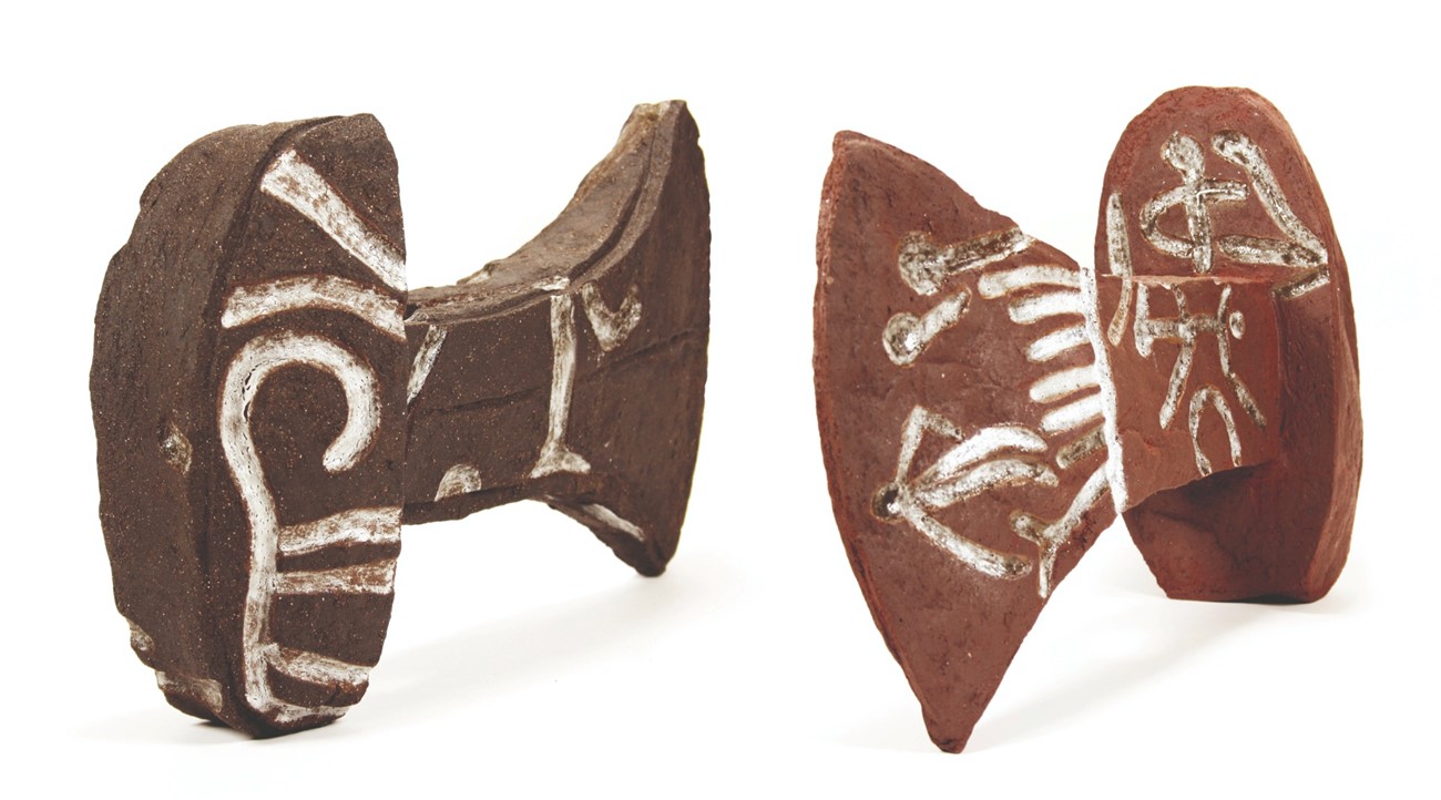 — Battle of Ages, 17 x 25 x 10 cm, glazed Stoneware (2021)