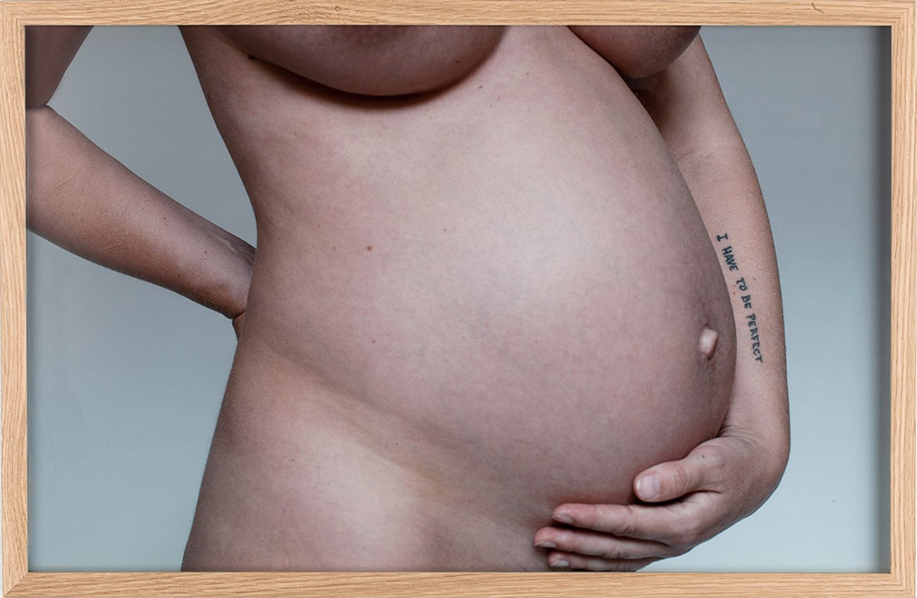 Photography — Untitled (I Have to be Perfect), 2013, C-print , 48 x 74 cm , ed. 5 +1 AP