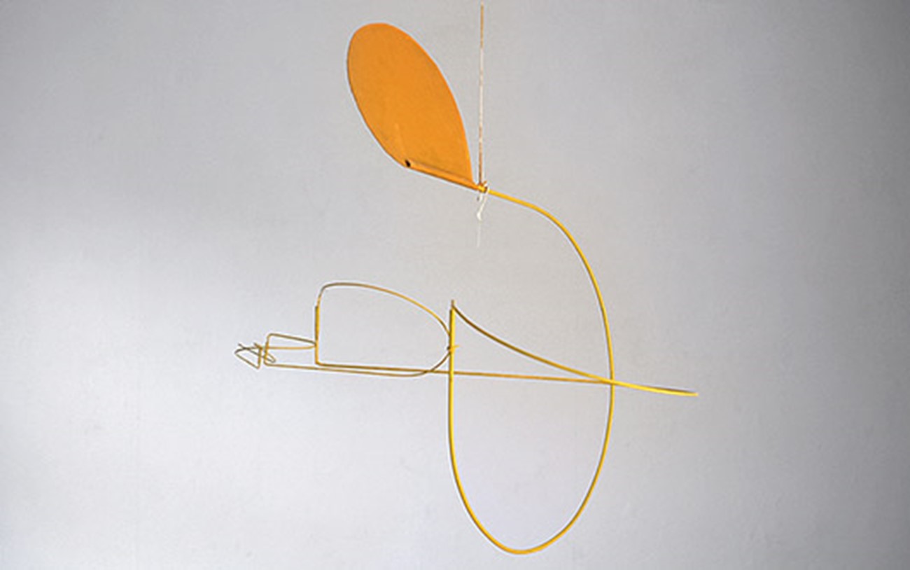 Mobiles — Gul Gul (Yellow Yellow), 2003, Iron and Aluminium, H 55 cm, 70 cm diameter